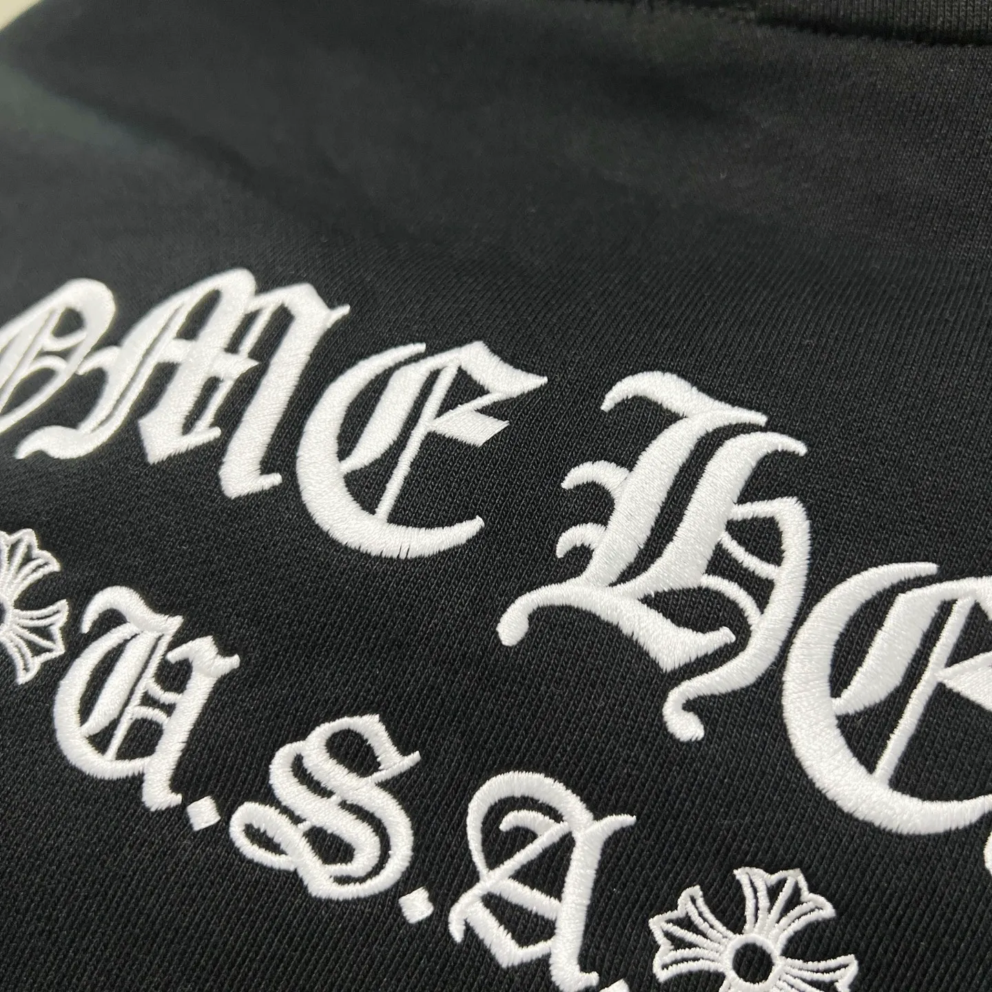 P260 chrome hearts/Chrome Hearts 420g pure cotton hooded sweatshirt, classic Sanskrit letter LOGO embroidery on the front and back, official synchronization, 1:1 original mold opening, fashionable personality, versatile trend, pure original quality, original washed fabric, tag, collar label, washed wheat, three complete standards, color: black, white, pink. Size: XS-L